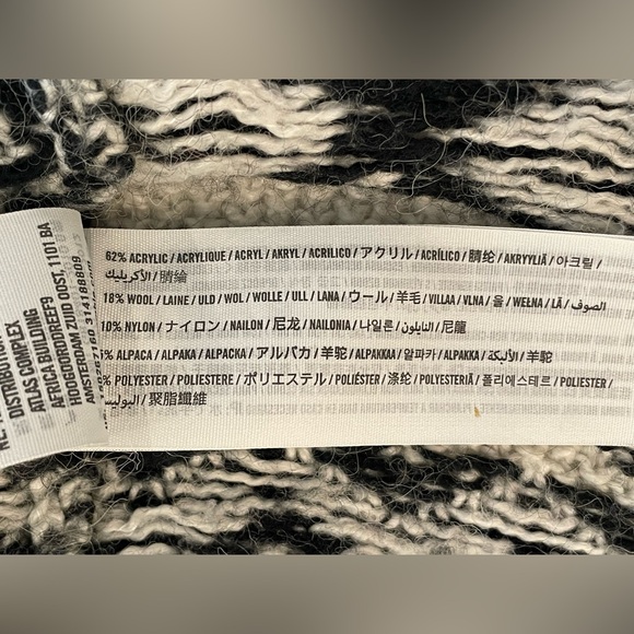 Abercrombie & Fitch Women's
Wool Alpaca Blend Hooded Cardigan Sweater-Size XS‎ - Picture 9 of 9